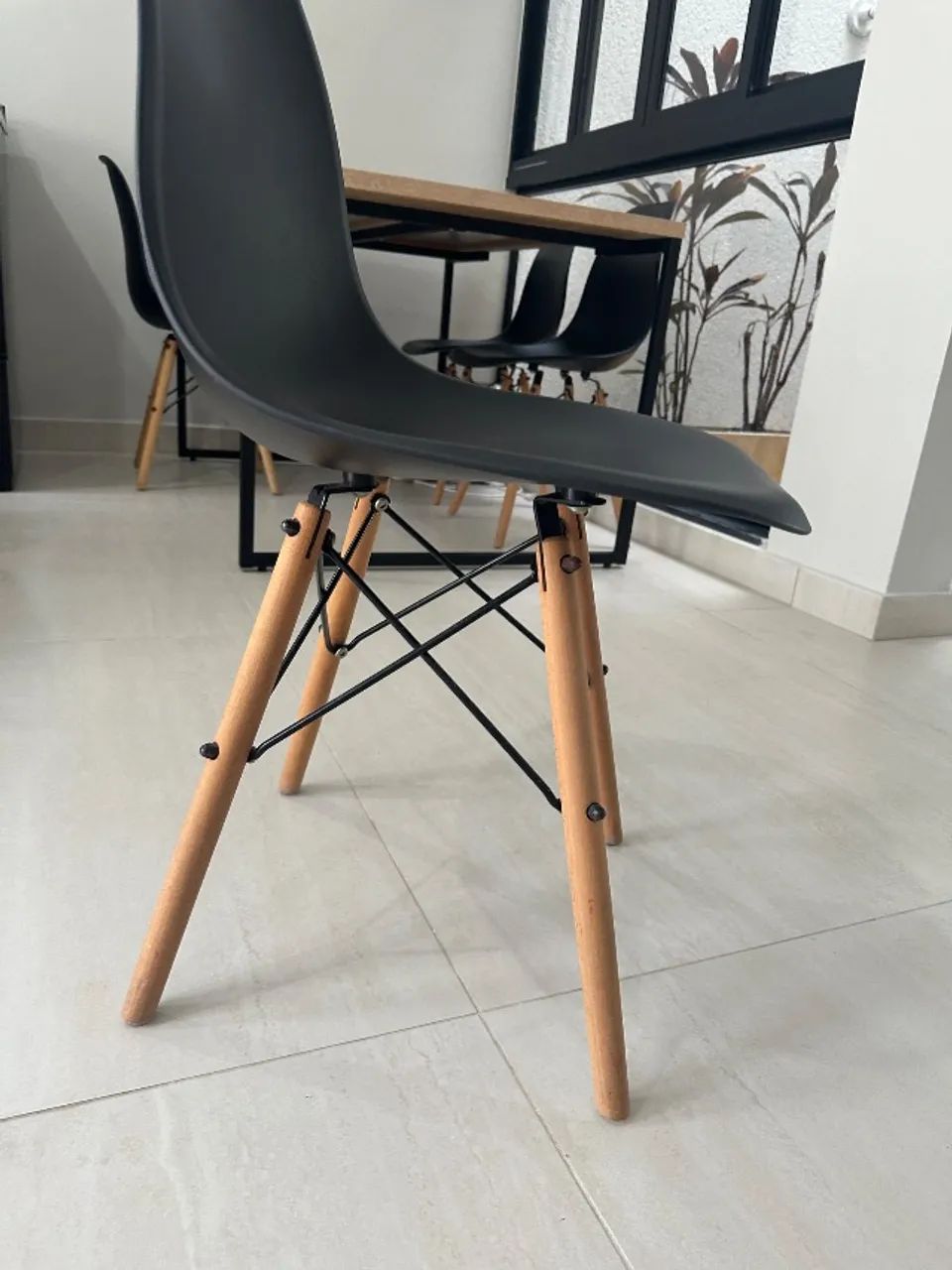 CONJUNTO DE MESA COM 4 CADEIRAS EIFFEL - Foto 3