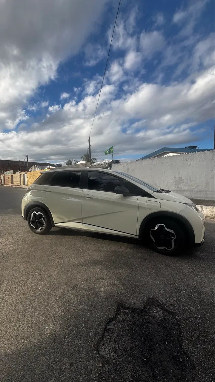 BYD Dolphin EV (Elétrico) 2025