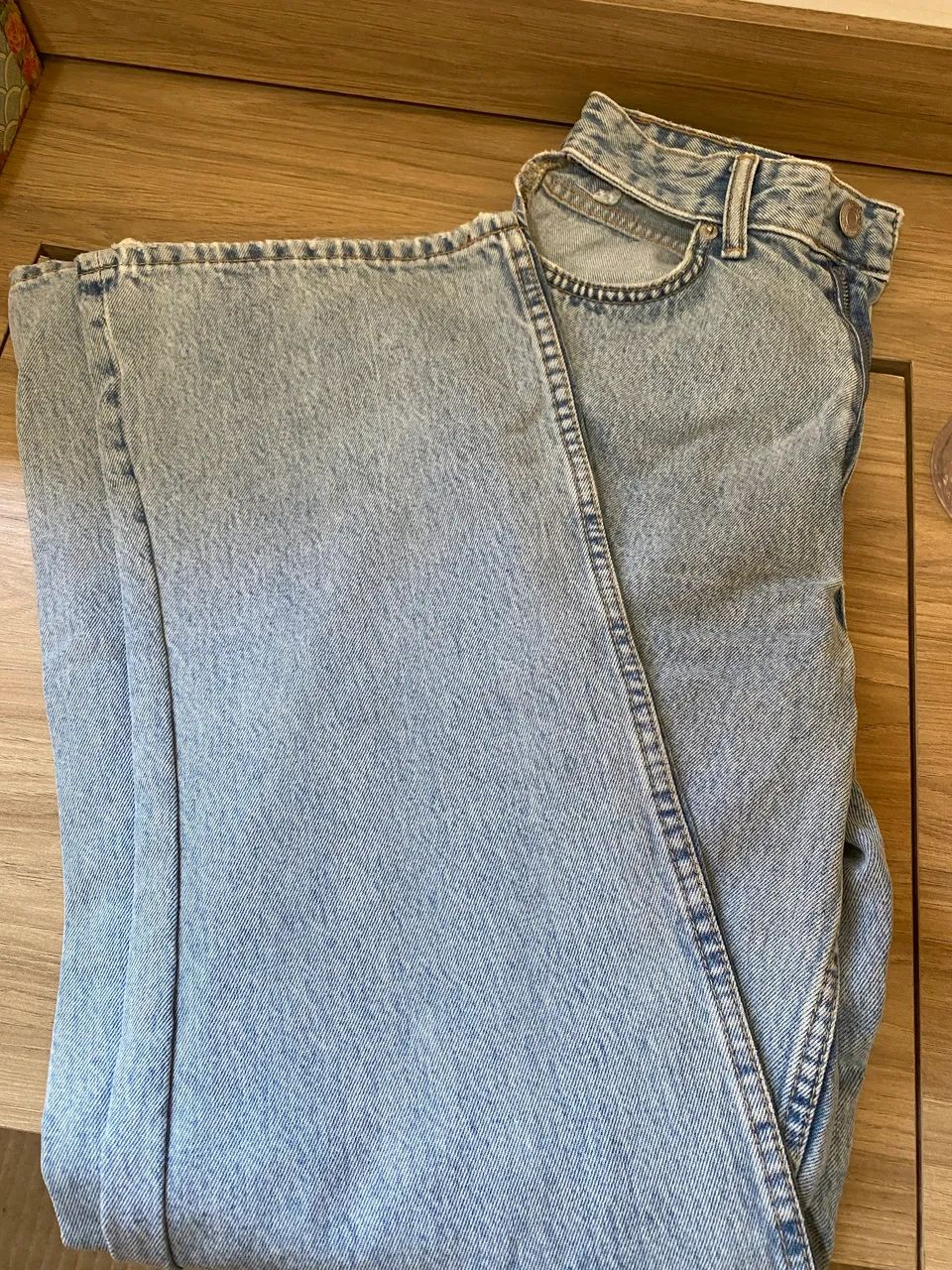 Calça Zara 34 com recorte no quadril - Foto 4