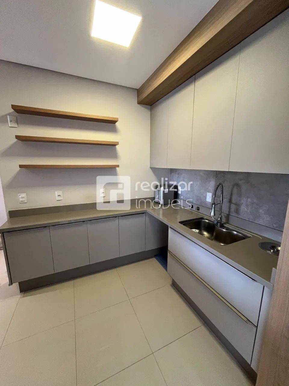 Apartamento 3 dormitórios bairro Jurerê em Florianópolis - Foto 3