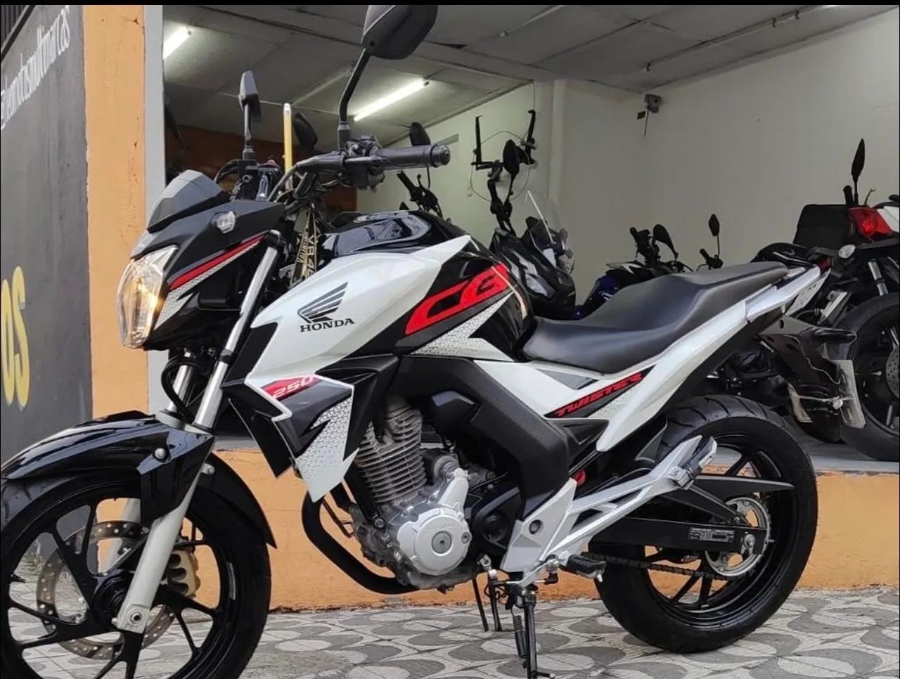 Honda cb twister  - Foto 2