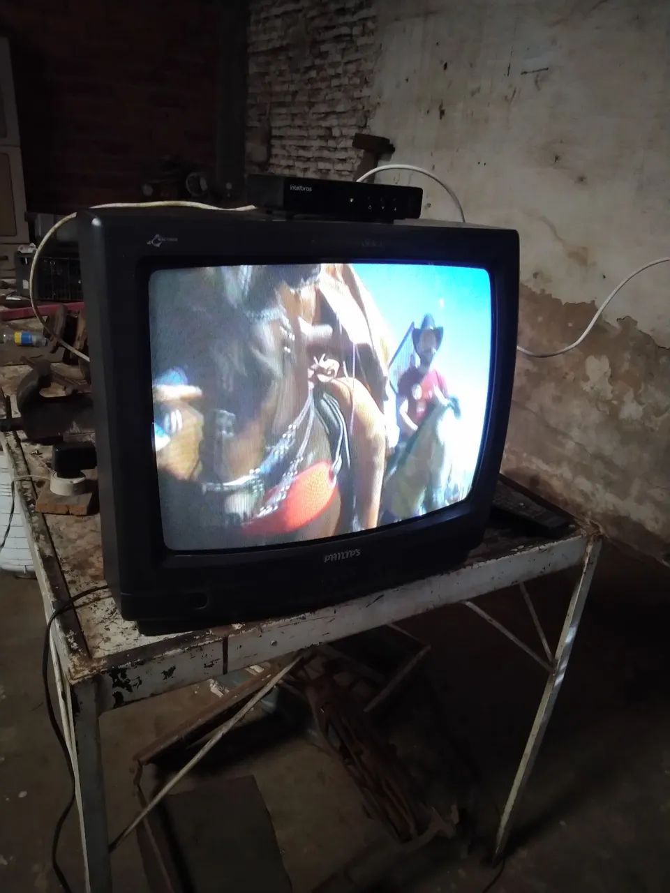 Tv de tubo 20 polegadas Philips com converso  - Foto 4