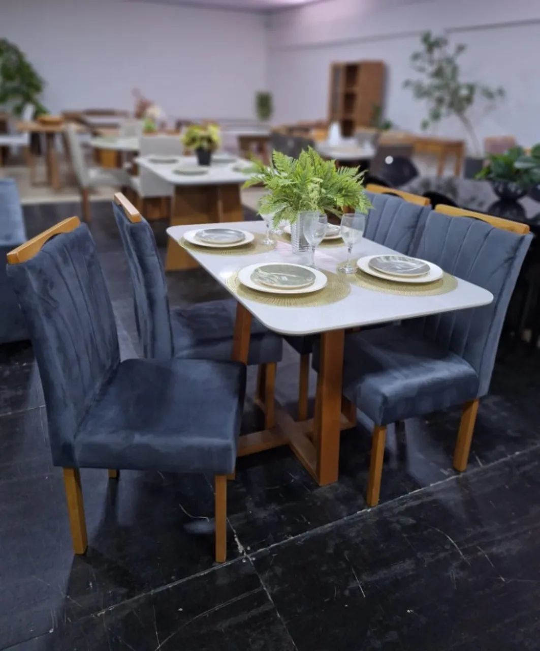 Mesa de Jantar com 4 cadeiras 1.20x90 madeira