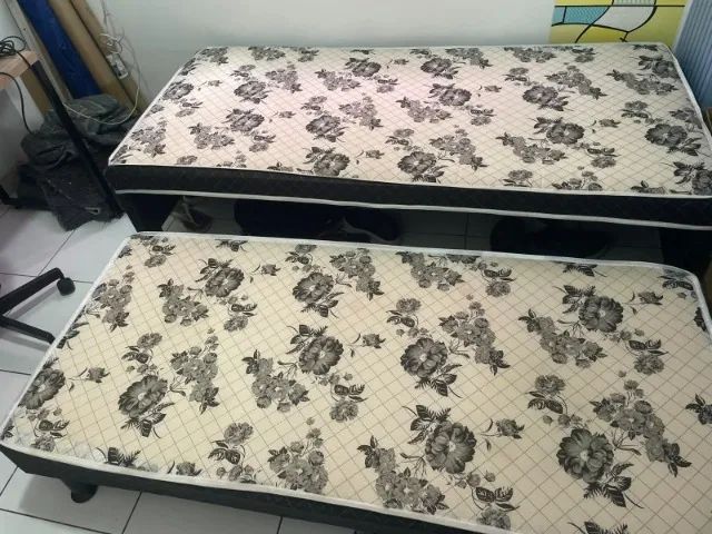 VENDO DUAS CAMAS DE SOLTEIRO TIPO BICAMA