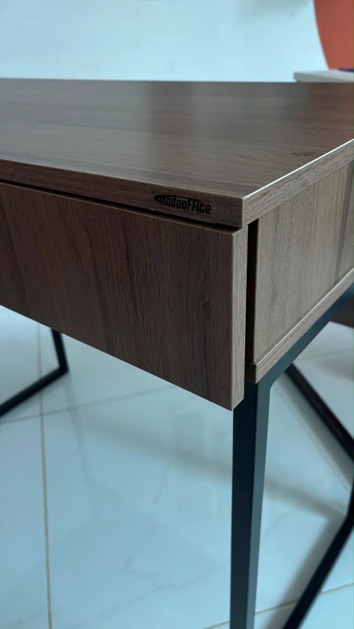 Mesa de escritório em ótimo estado  - Foto 4