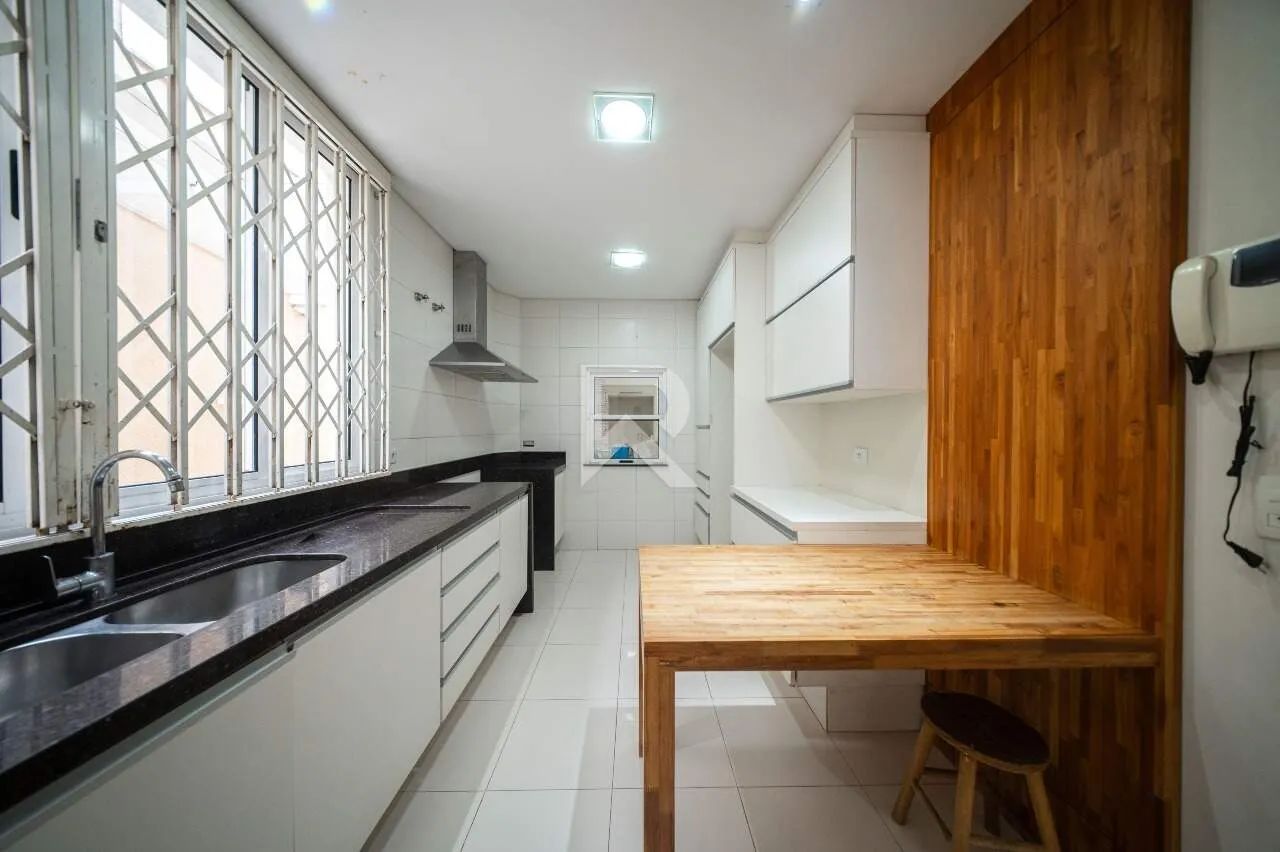 Casa com Amplo Jardim, Piscina e 4 Quartos para Locação, 316 m² - Jardim Social - Curitiba - Foto 15