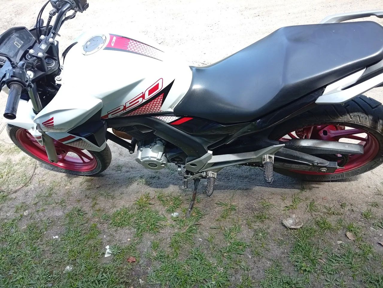 CB Twister 2022 - Foto 3