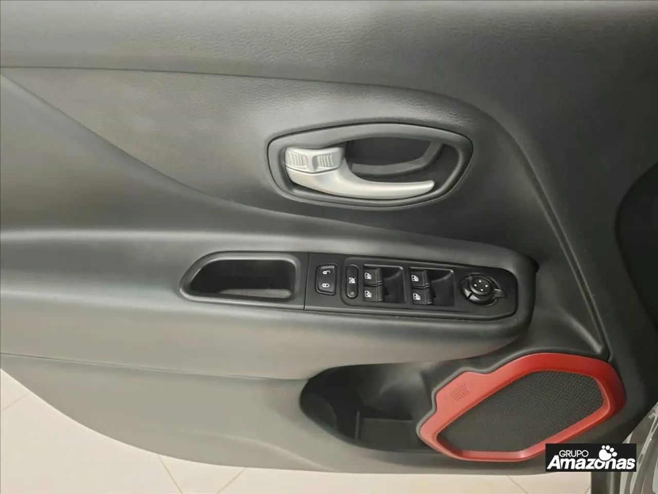 Jeep Renegade Trailhawk T270 1.3 TB Flex Aut., foto 18 de 20