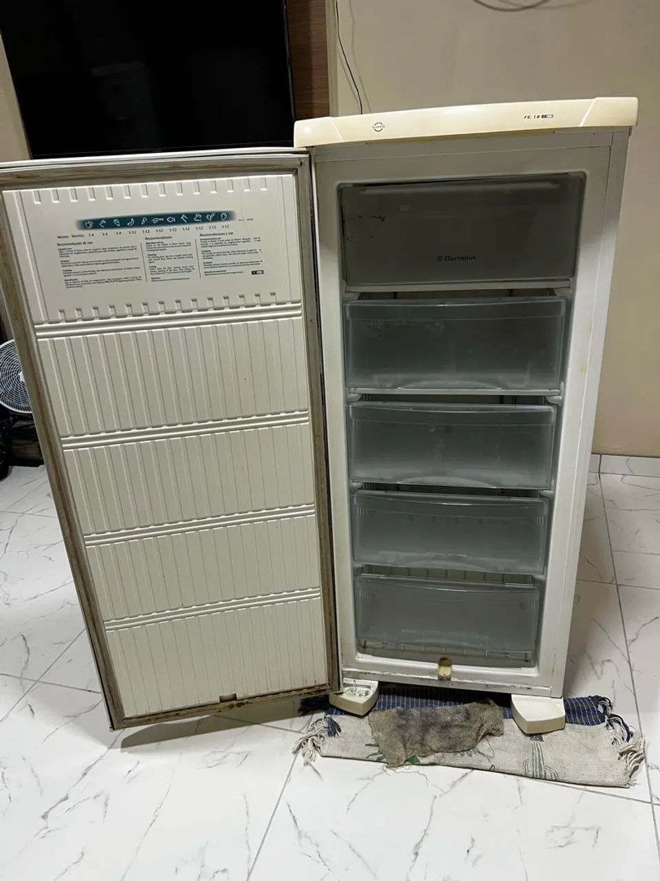 Freezer vertical Electrolux  - Foto 4
