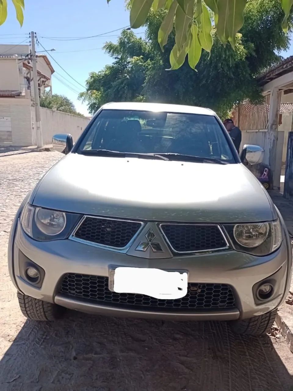 Mitsubishi L200 2012
