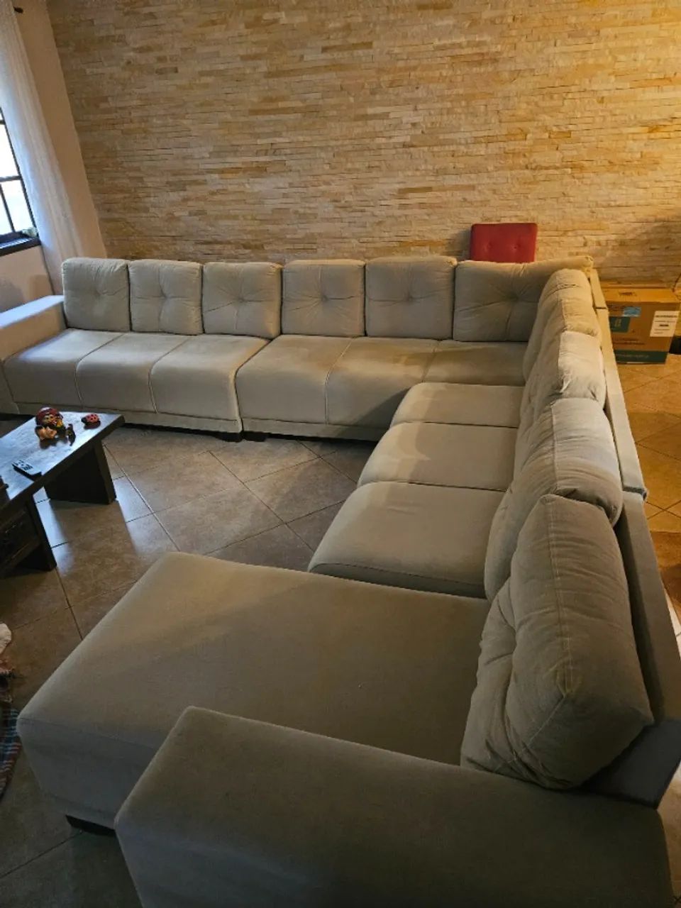 Sofá e mesa de centro 