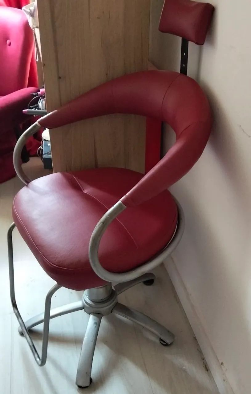 Vende-se cadeira de cabeleireiro  - Foto 2