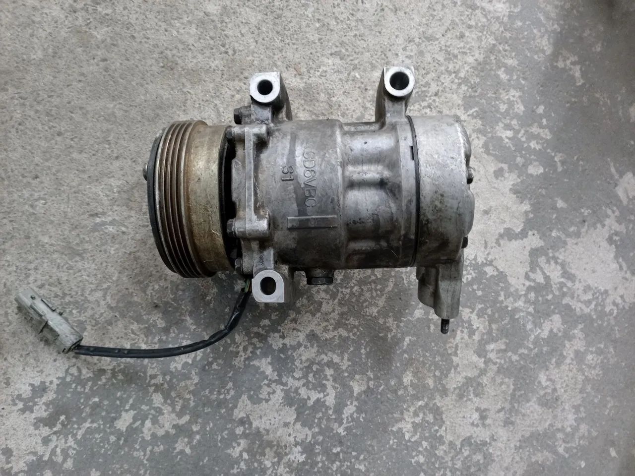 Compressor do Ar condicionado Pegout 206 - Foto 2