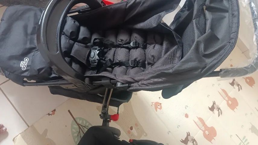 Carrinho de bebê e bebê conforto  - Foto 2