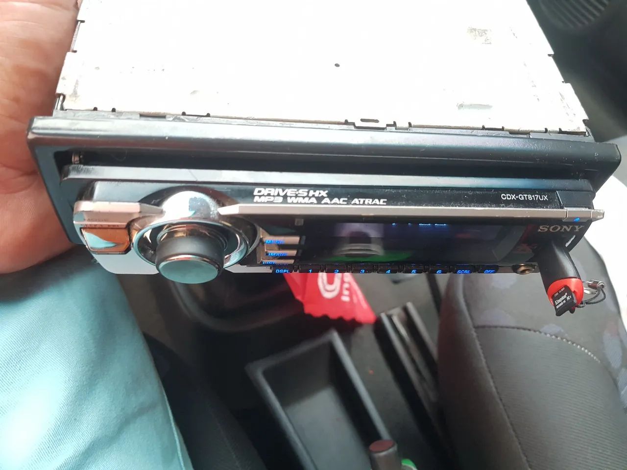 Toca cd mp3 sony CDX-GT817AUX com Bluetooth usb auxiliar  - Foto 2