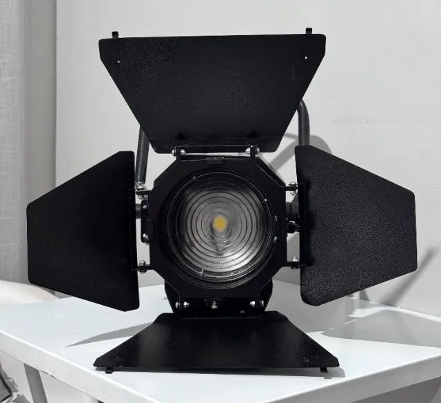 Luz AT508 Fresnel de LED 2000 PRÓ - 5500K - Foto 6