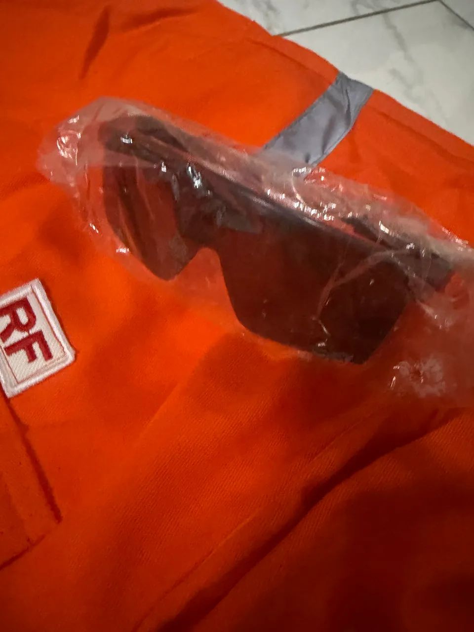 MACACÃO, BOTAS, CAPACETE, LUVAS, PROTETOR FACIAL e MÁSCARA  - Foto 4