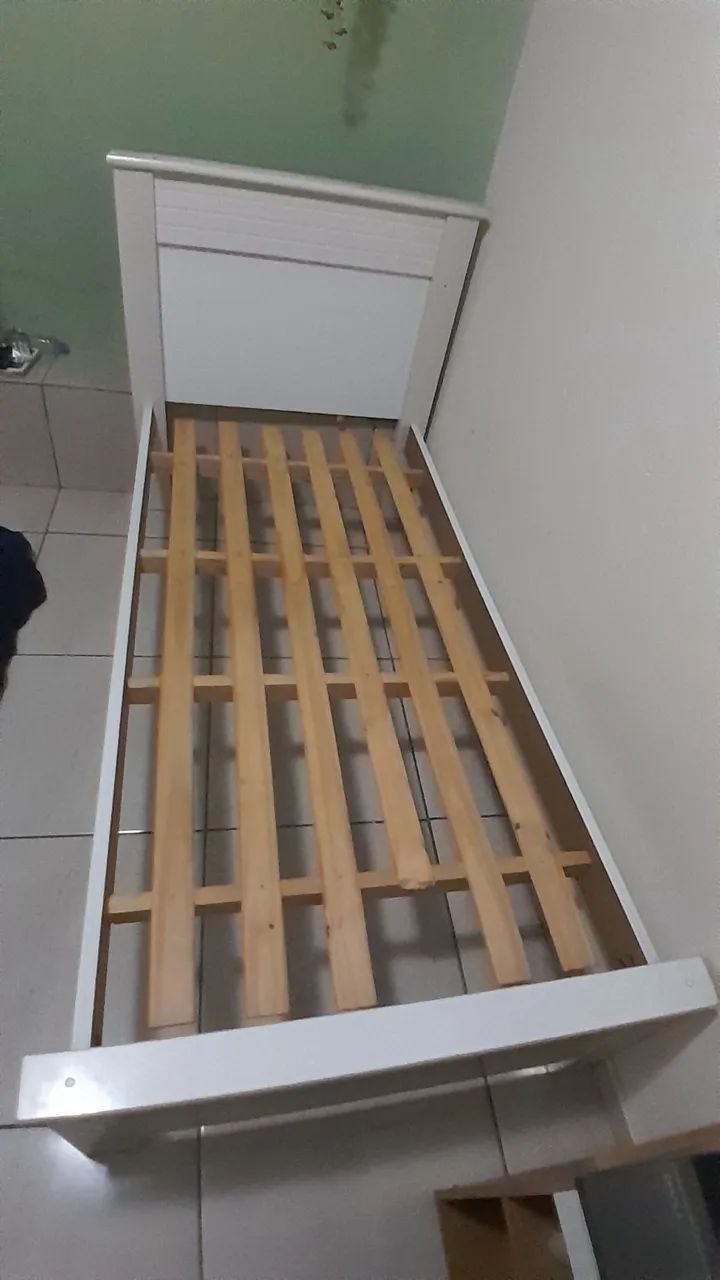 Cama de solteiro branca de madeira maciça  - Foto 3