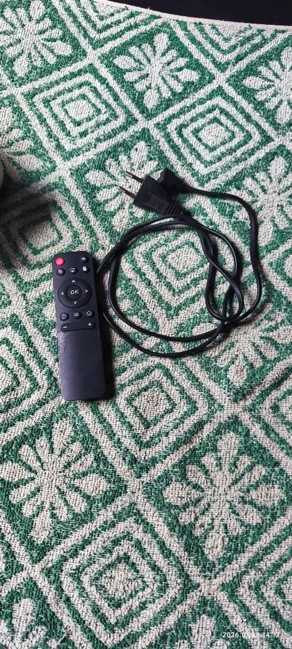 Projetor HY-300 com defeitos - Foto 4