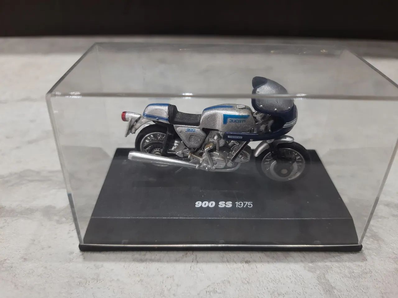 Miniatura Moto 900 SS 1975