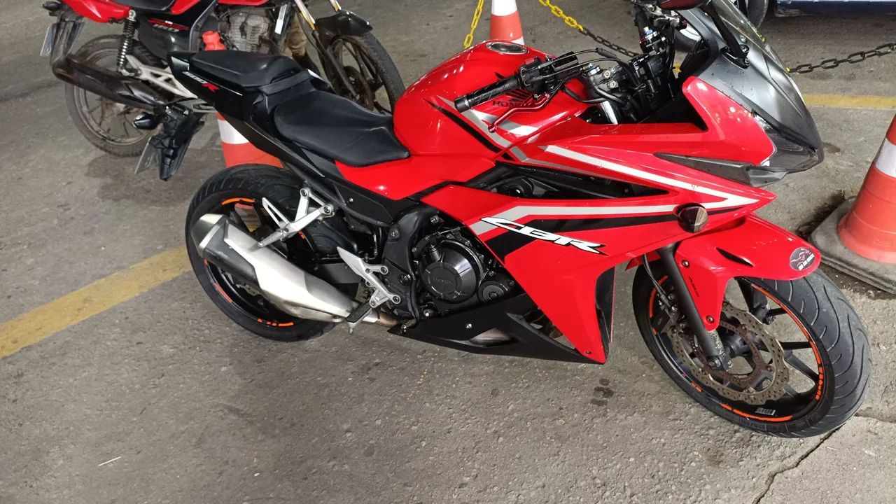 CBR 500r muito nova 