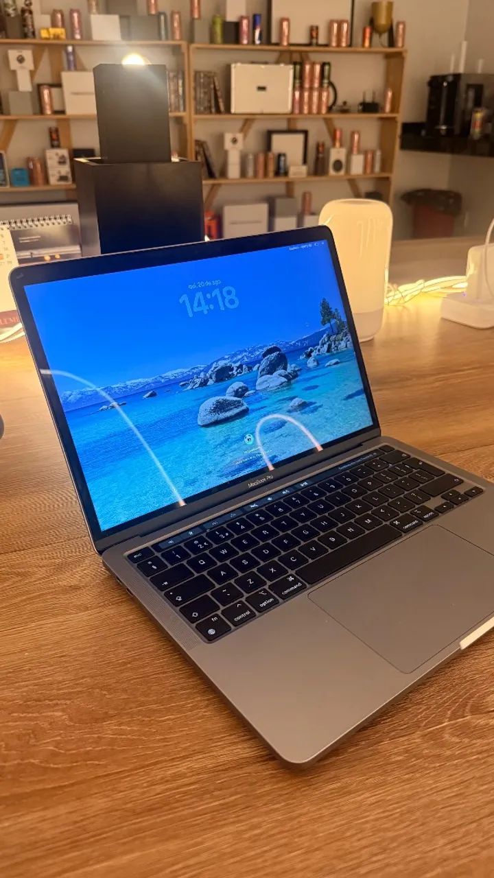 Macbook Pro M1 2020 512gb armazenamento ,13 polegadas, memória 8gb, sem detalhes