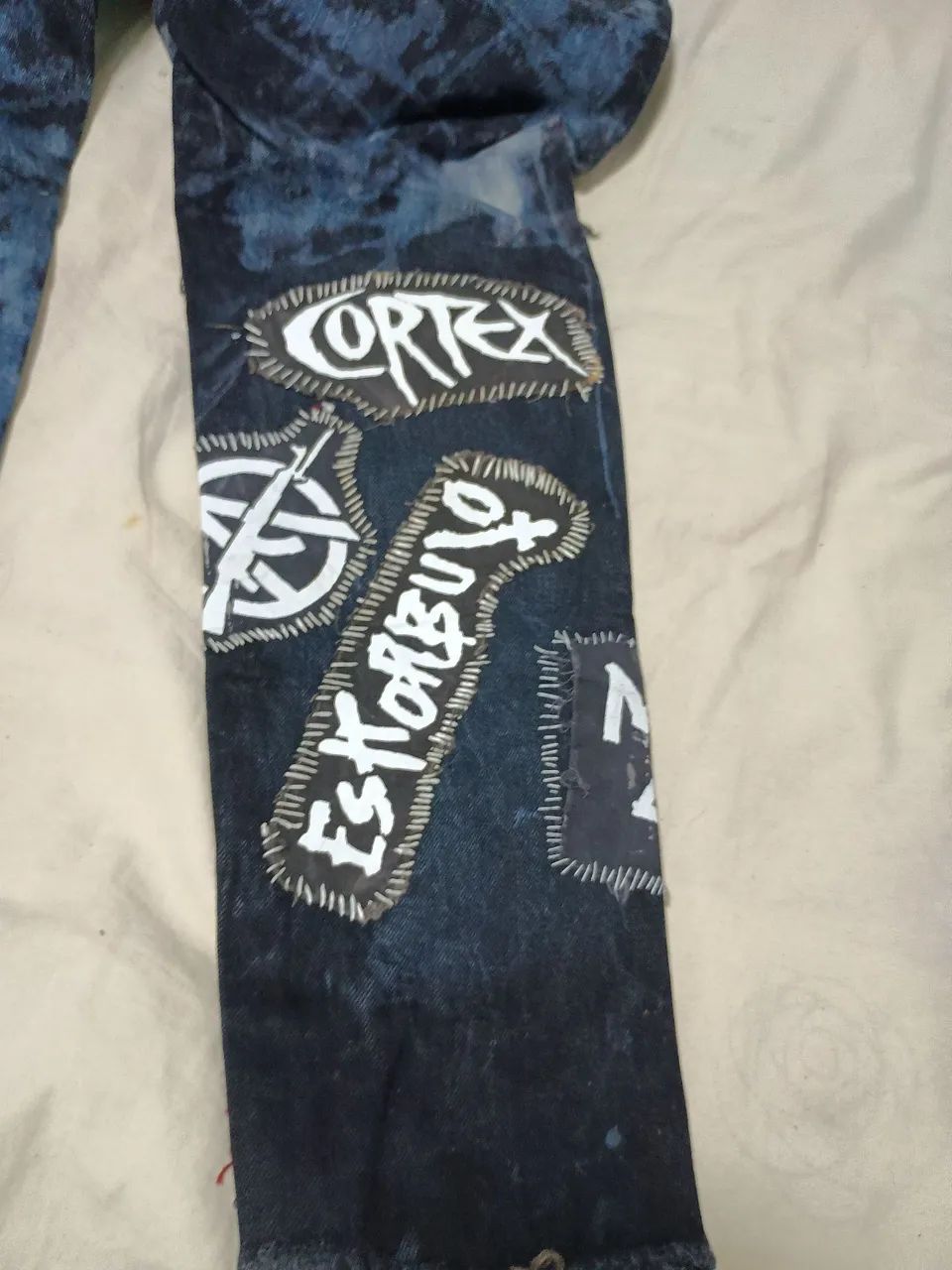 Calça Por Akazzo estilo punk - Foto 4