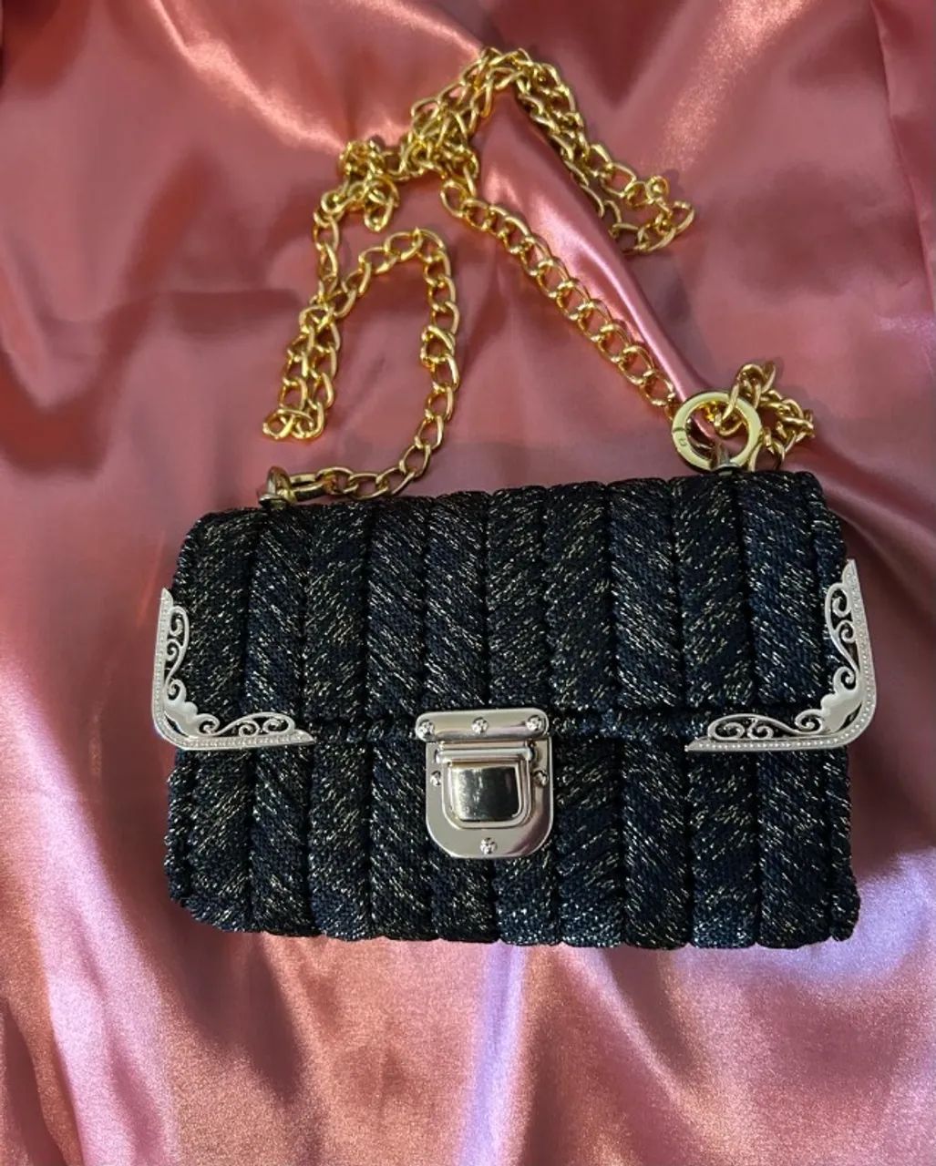 Bolsas femininas diversos estilos