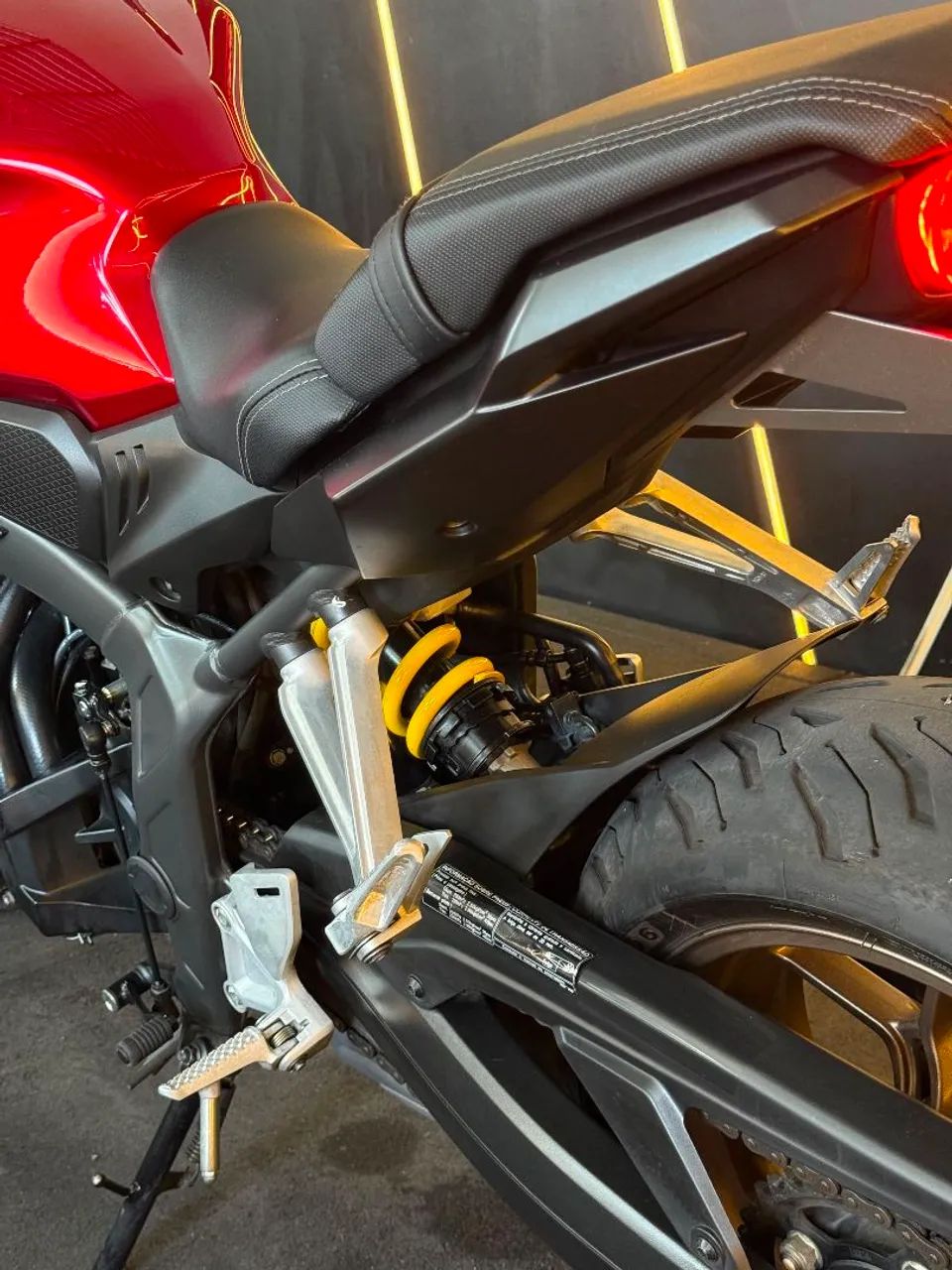 CB 650 R 2022 - Foto 3