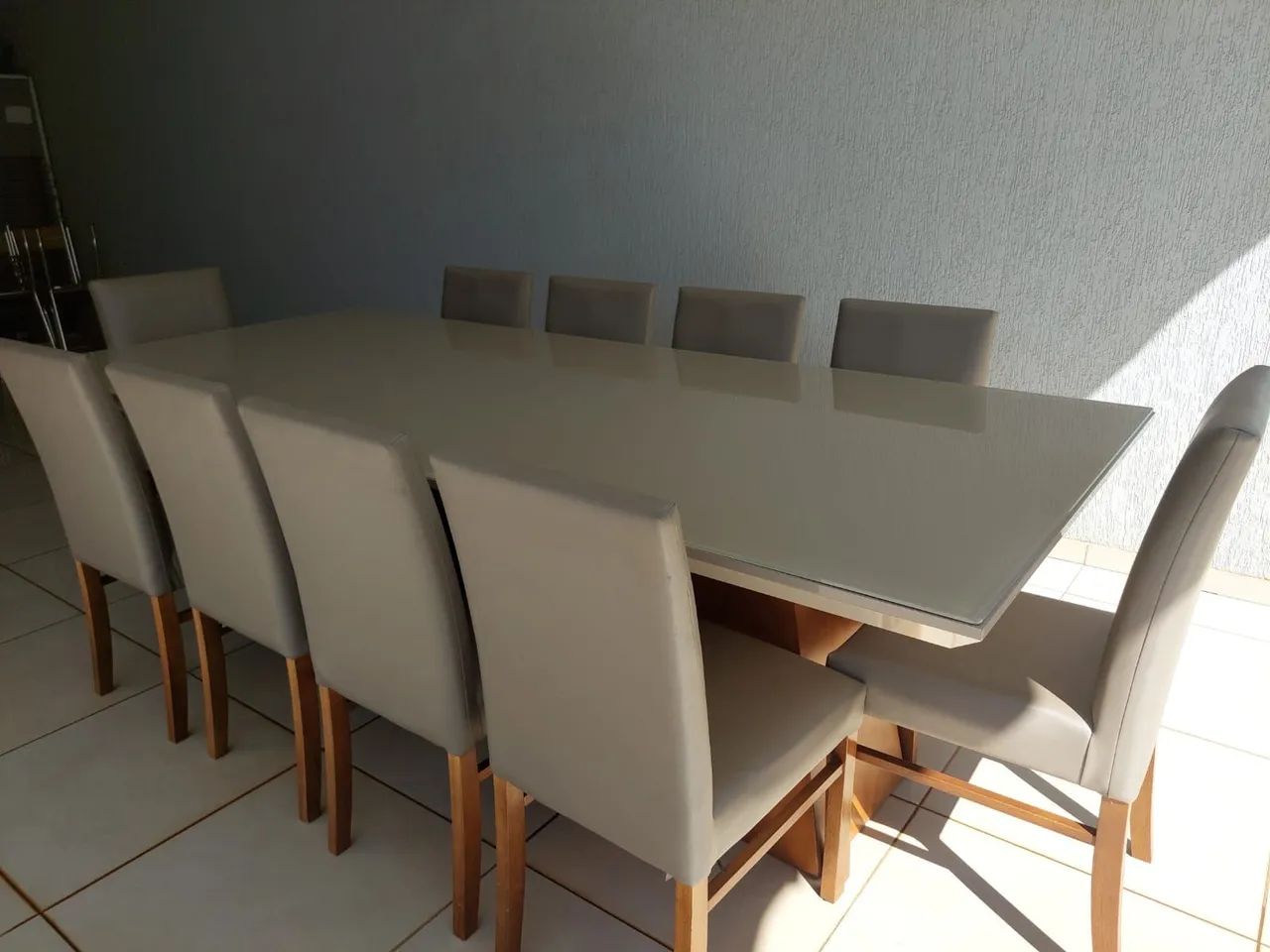 MESA PARA SALA DE JANTAR COM DEZ CADEIRAS