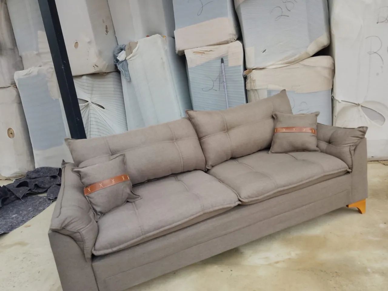 Sofá de luxo fixo 2,00m de linho marrom ! - Foto 5