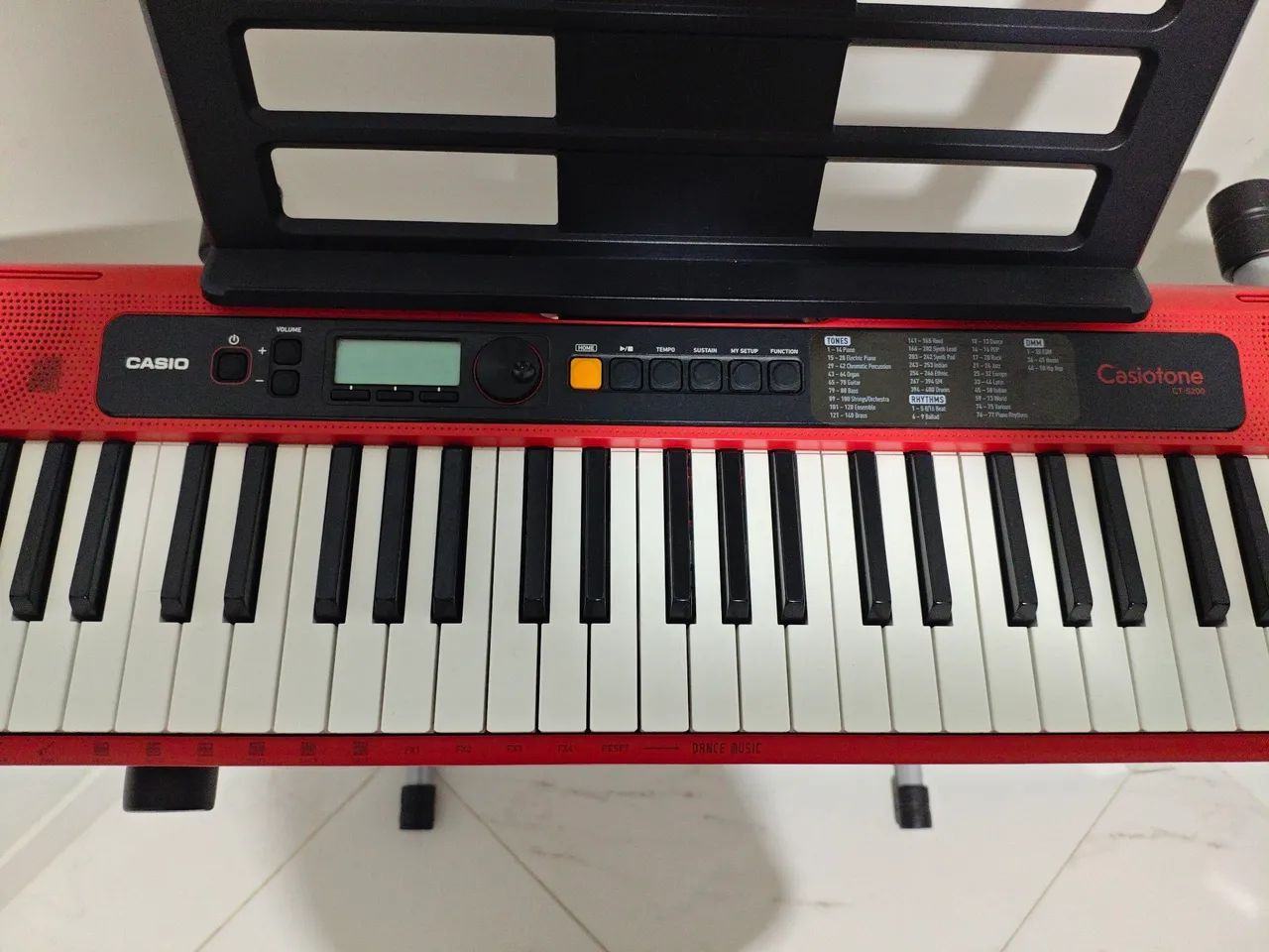 Teclado Casio CT - S200 com suporte em ferro - Foto 4