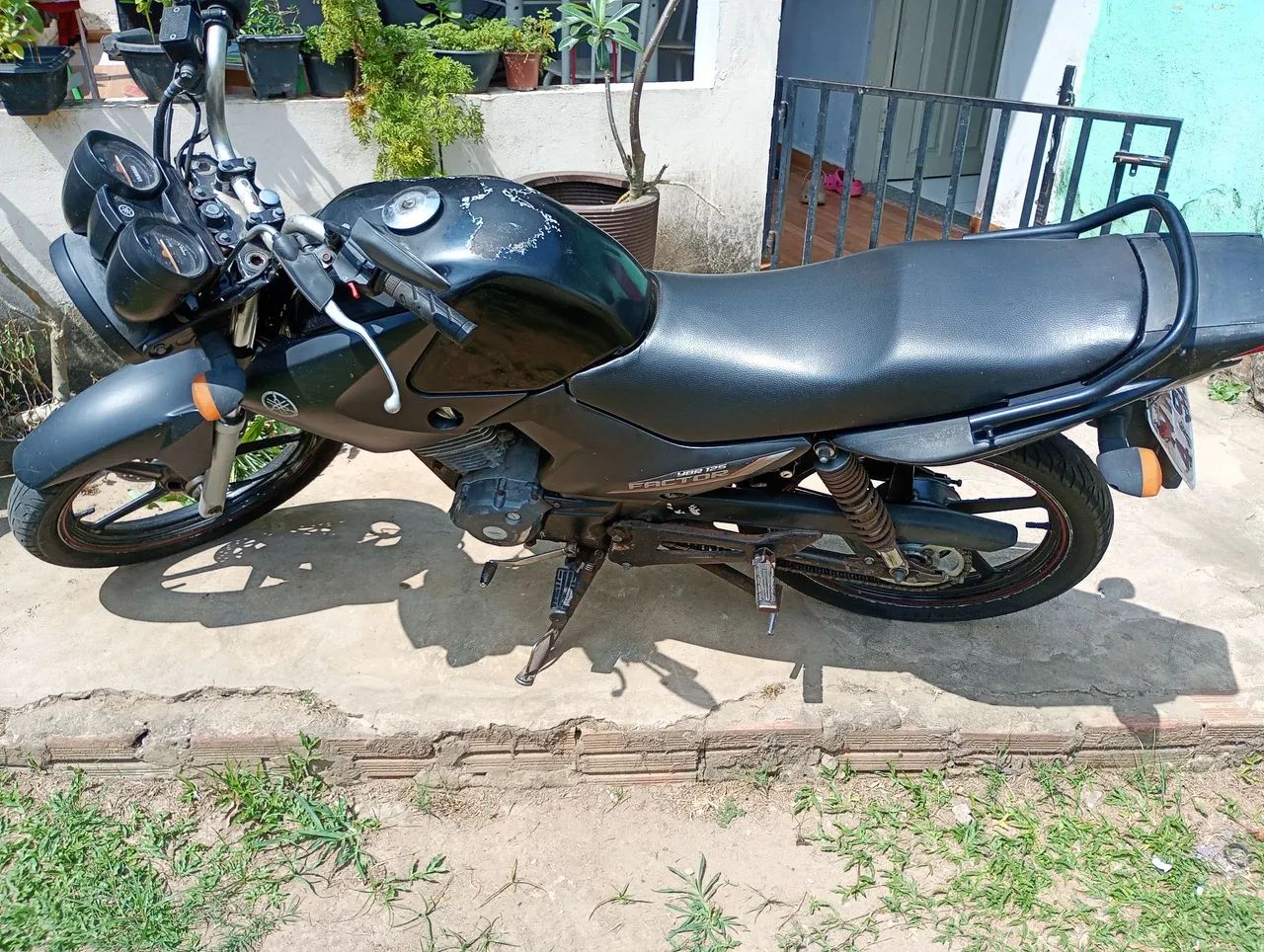 Vendo-se uma Moto