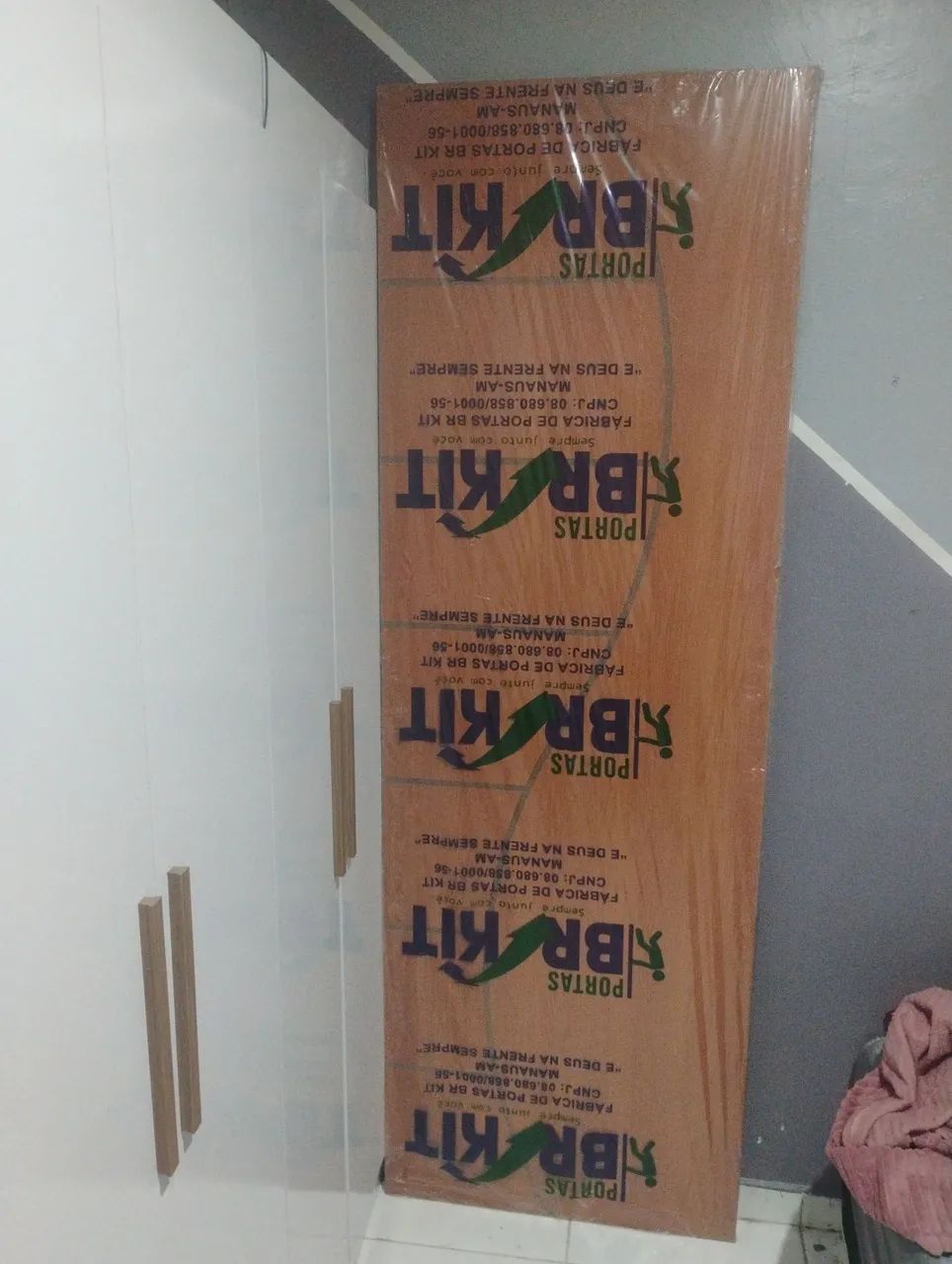 VENDO ESTÁ PORTA COMPLETA