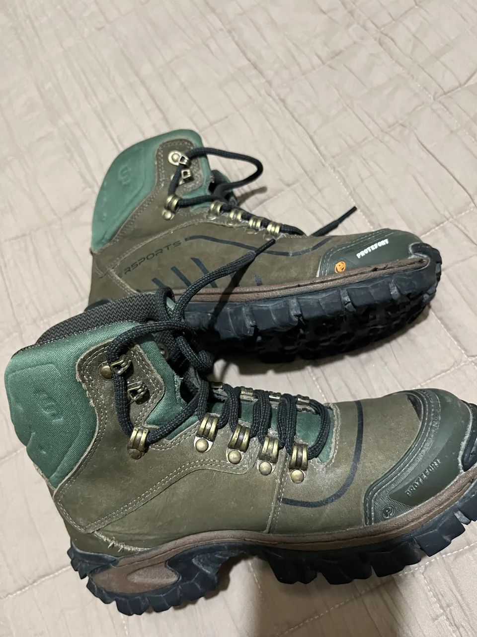 Bota coturno/ IPI 