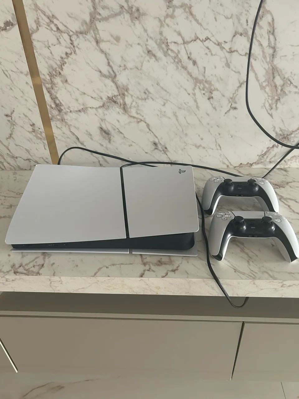 Ps5 com 2 controles e caixa 