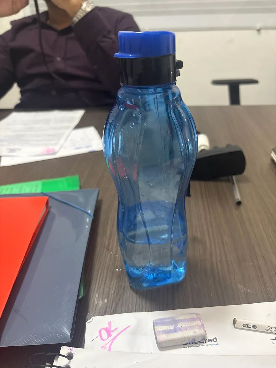 Vendo garrafinha de água 