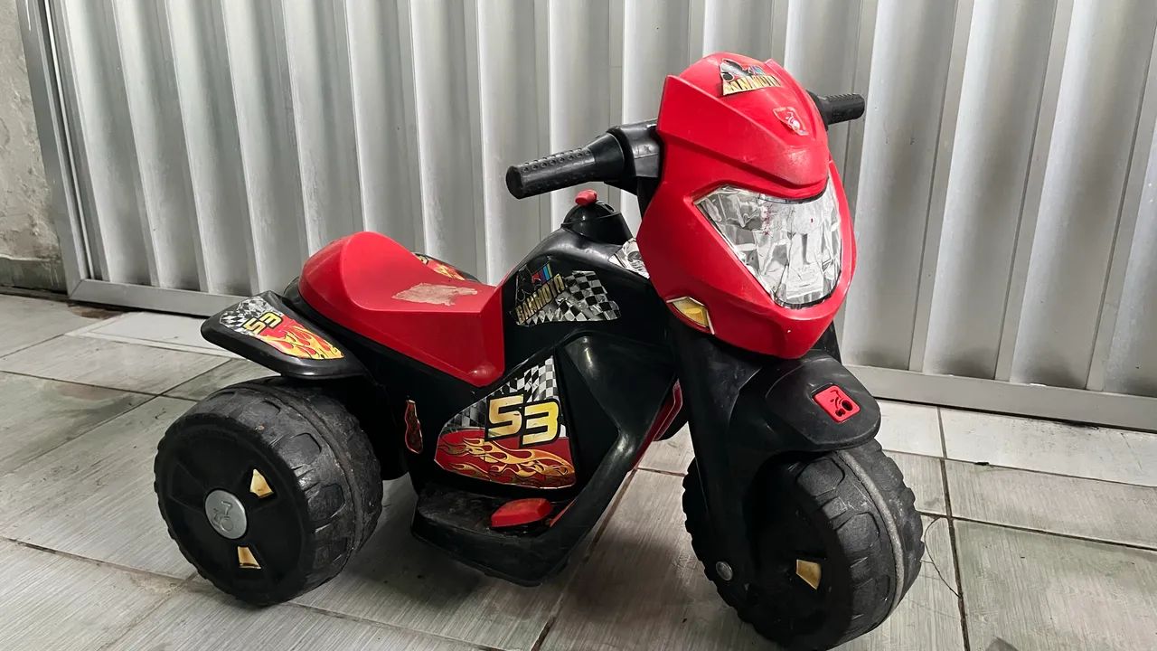 Moto elétrica infantil 6 V bandeirantes  - Foto 6