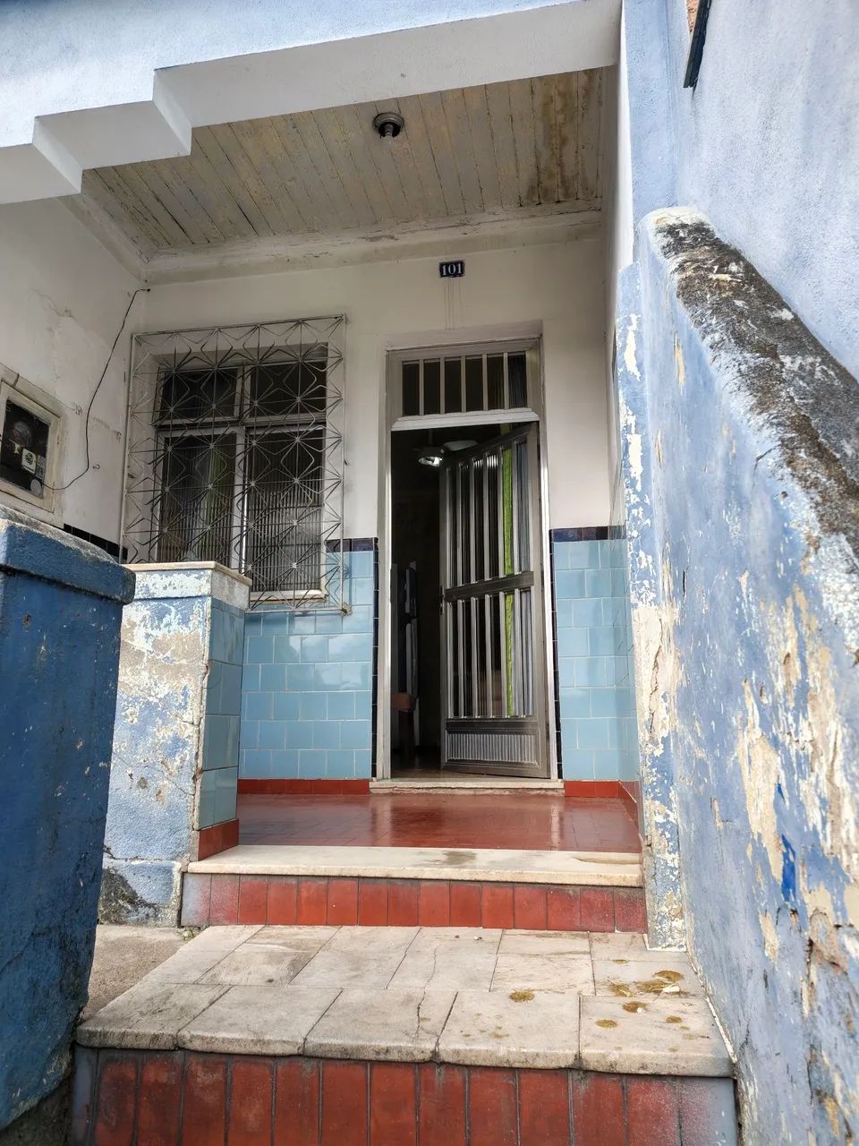 Vendo terreno com 2 casas