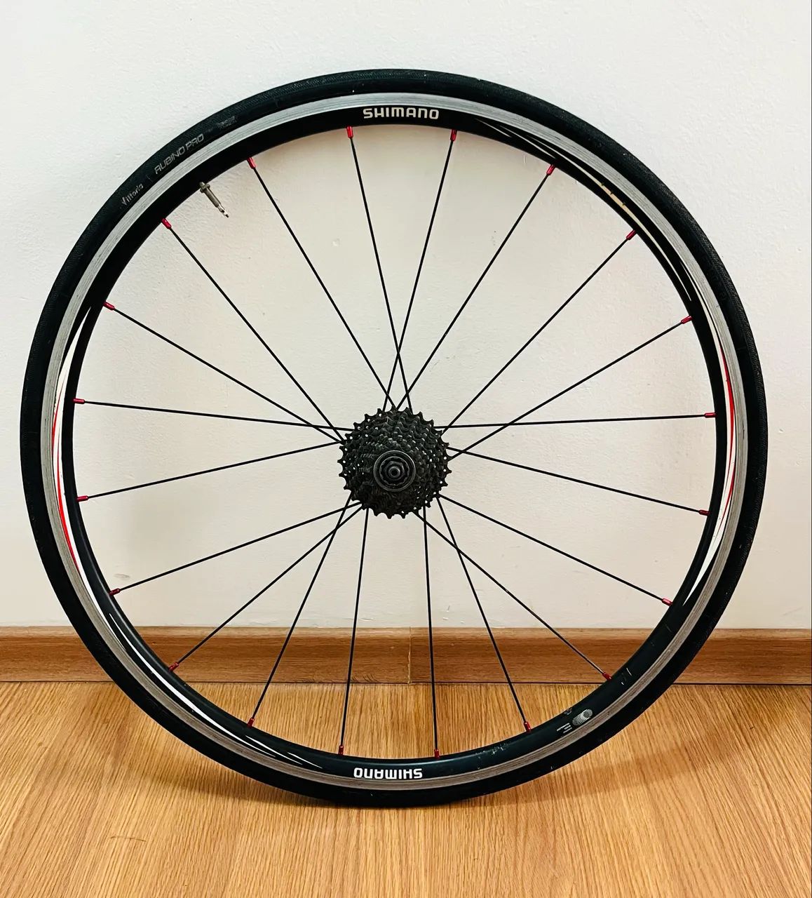 Roda Shimano WH RS10 Par - com acessórios  - Foto 2