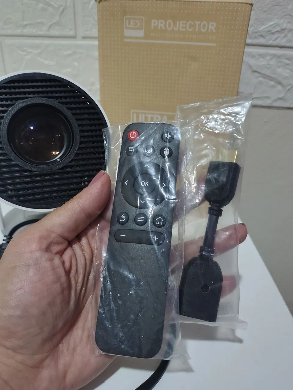 Projetor HY300 Magic Cub 4K - Foto 2