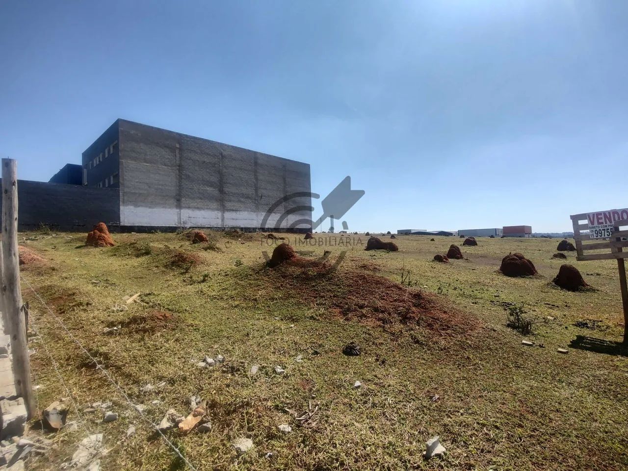 Terreno Industrial em Loteamento aberto parte financiada 1.120m2, saldo com loteador - Foto 5