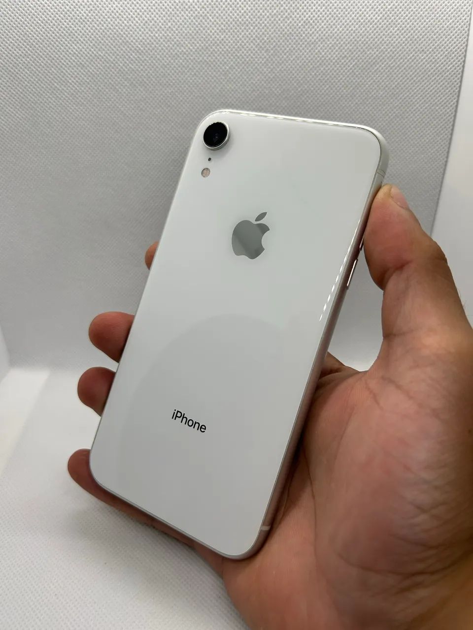 iPhone XR (64GB)