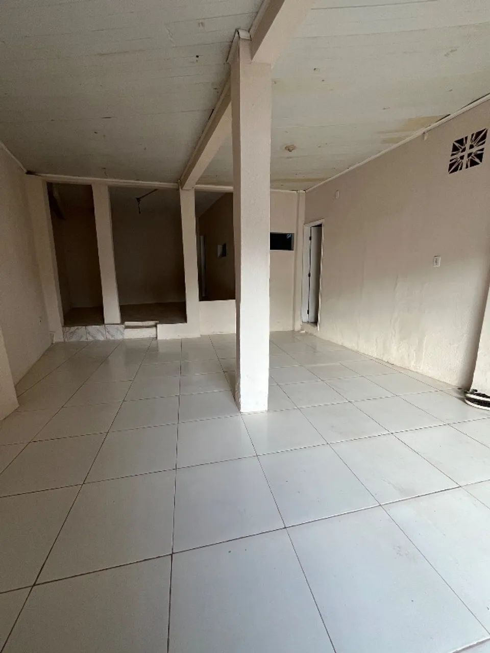 LOJA COMERCIAL  50m ITAPUAN KM 17
