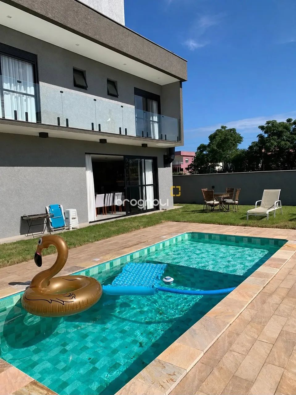 Casa mobiliada em condomínio fechado na Av. Red Park