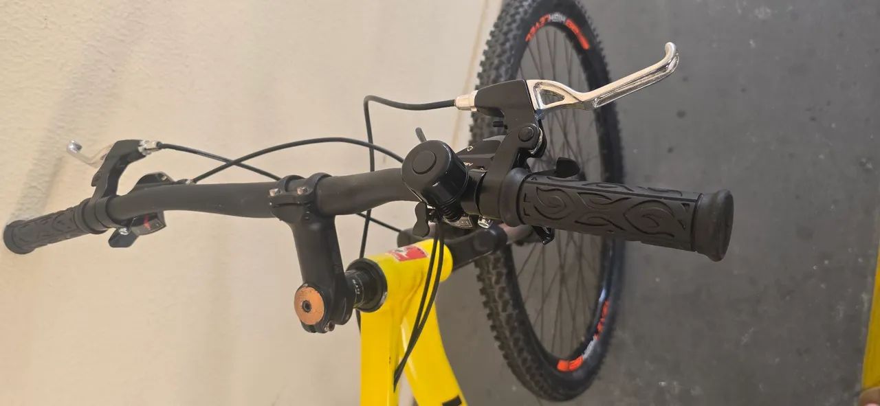Bicicleta de alumínio aro 29, 24marchas e revisada - Foto 2