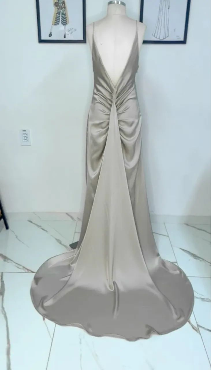vestido slipdress longo perolado com calda - Foto 2