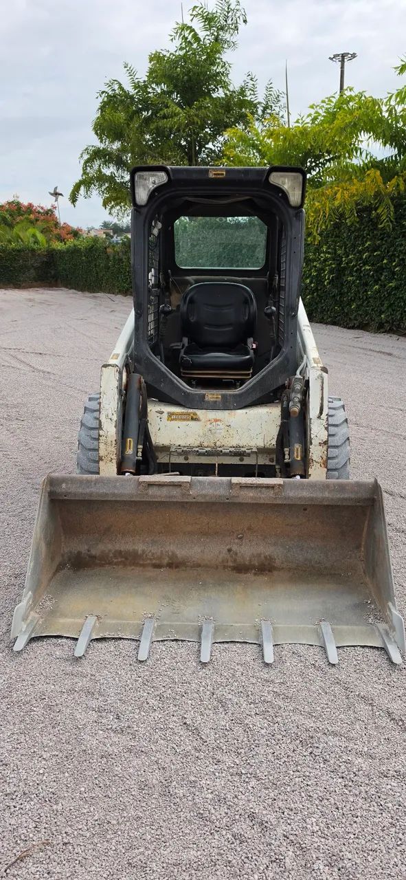 Minicarregadeira Bobcat - Foto 4