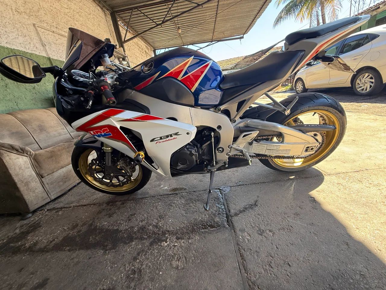 CBR 1000 RR Fireblade  - Foto 2