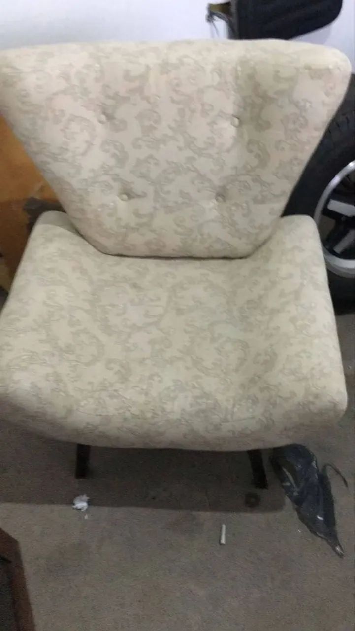 Vendo 2 cadeiras decorativas - Foto 2